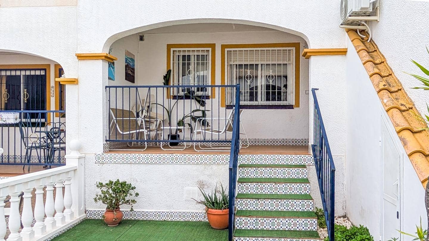 2 sovrum Villa till salu i Gran Alacant med pool - 209 000 € (Ref: 9808574)