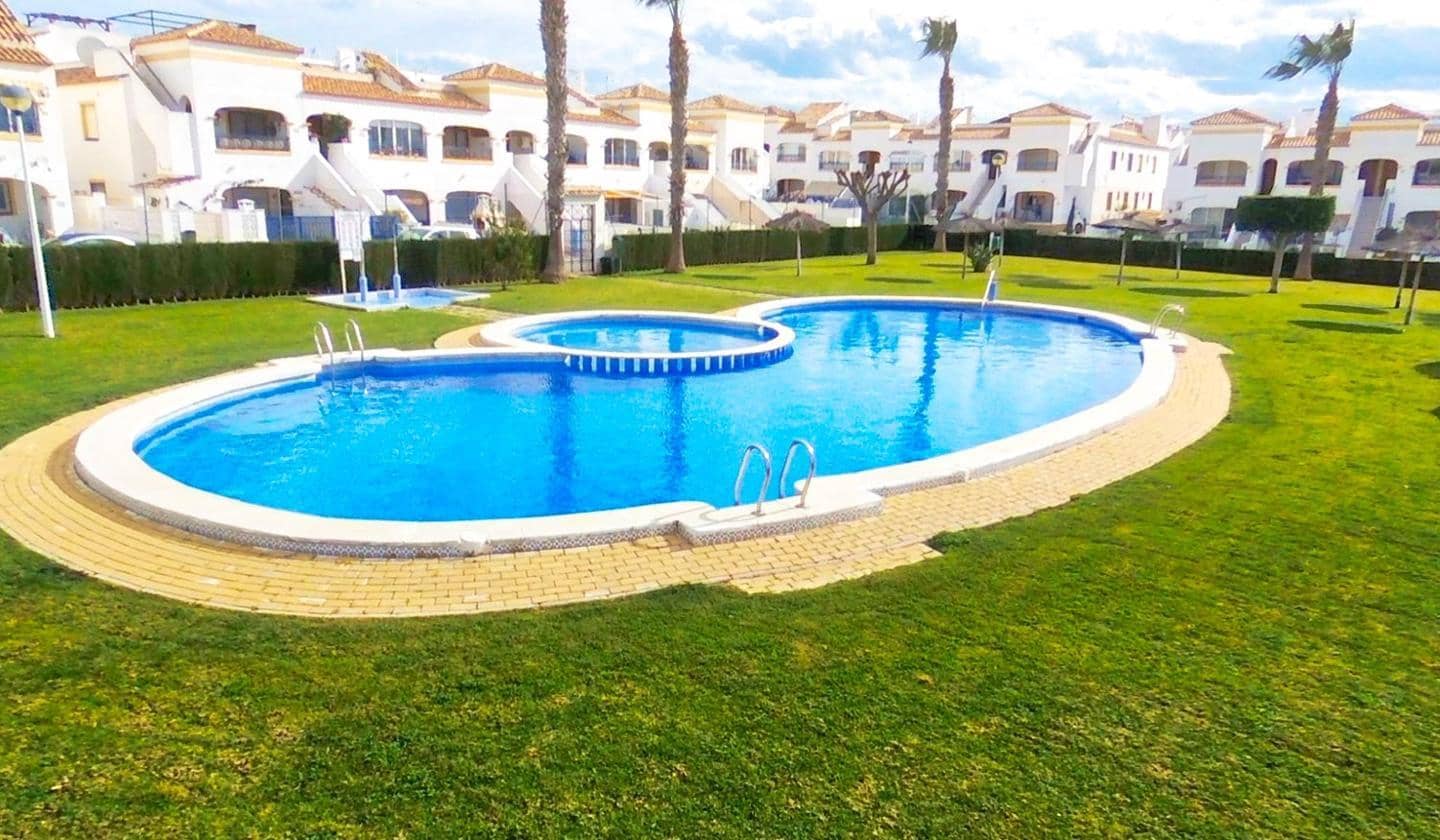 2 sovrum Villa till salu i Gran Alacant med pool - 209 000 € (Ref: 9808574)