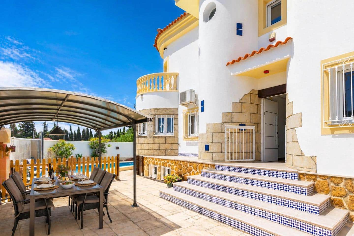 Chalet de 6 habitaciones en Elche / Elx en venta con piscina garaje - 520.000 € (Ref: 9809406)