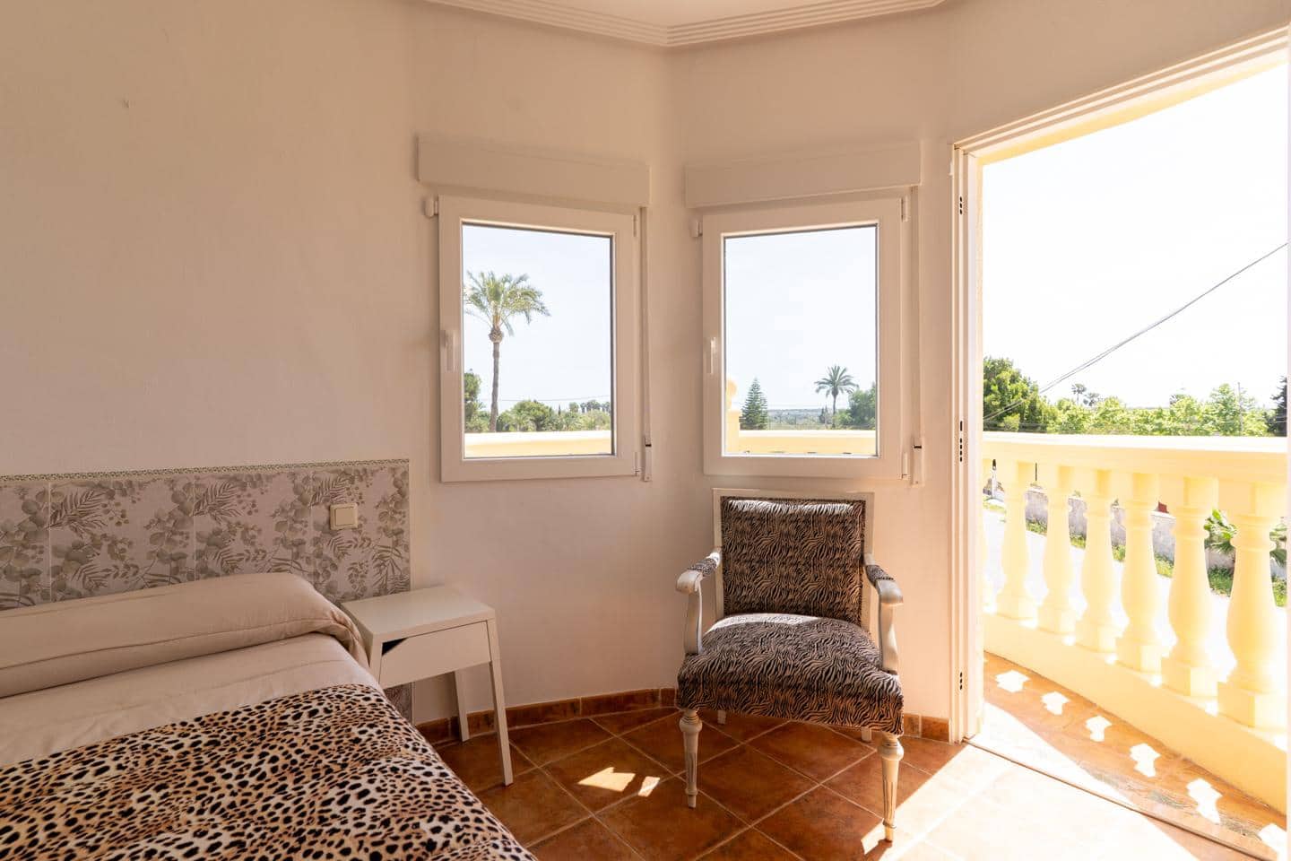 Chalet de 6 habitaciones en Elche / Elx en venta con piscina garaje - 520.000 € (Ref: 9809406)