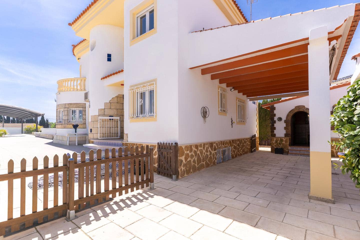 Chalet de 6 habitaciones en Elche / Elx en venta con piscina garaje - 520.000 € (Ref: 9809406)