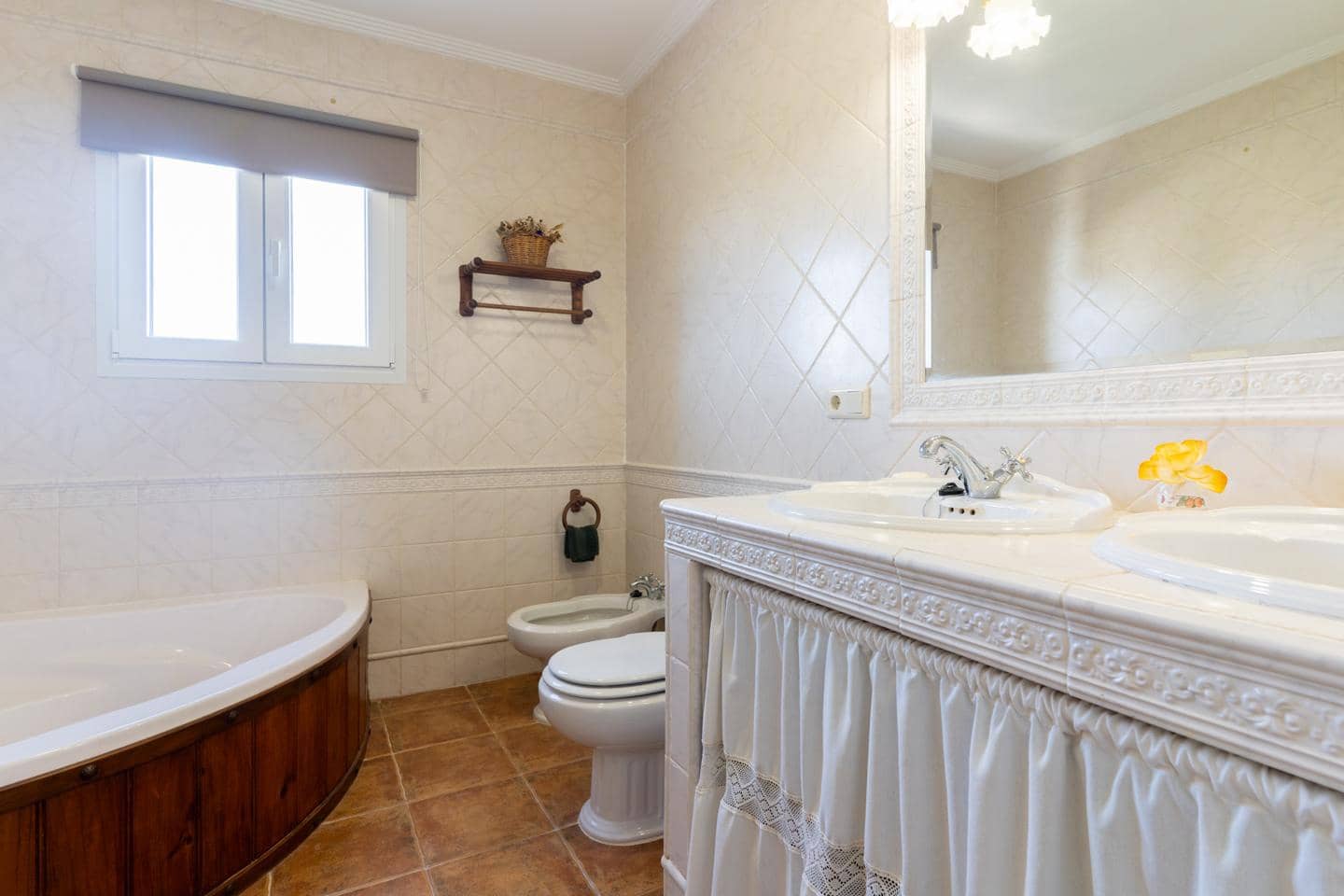 Chalet de 6 habitaciones en Elche / Elx en venta con piscina garaje - 520.000 € (Ref: 9809406)