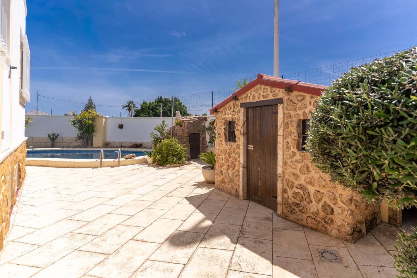 Chalet de 6 habitaciones en Elche / Elx en venta con piscina garaje - 520.000 € (Ref: 9809406)