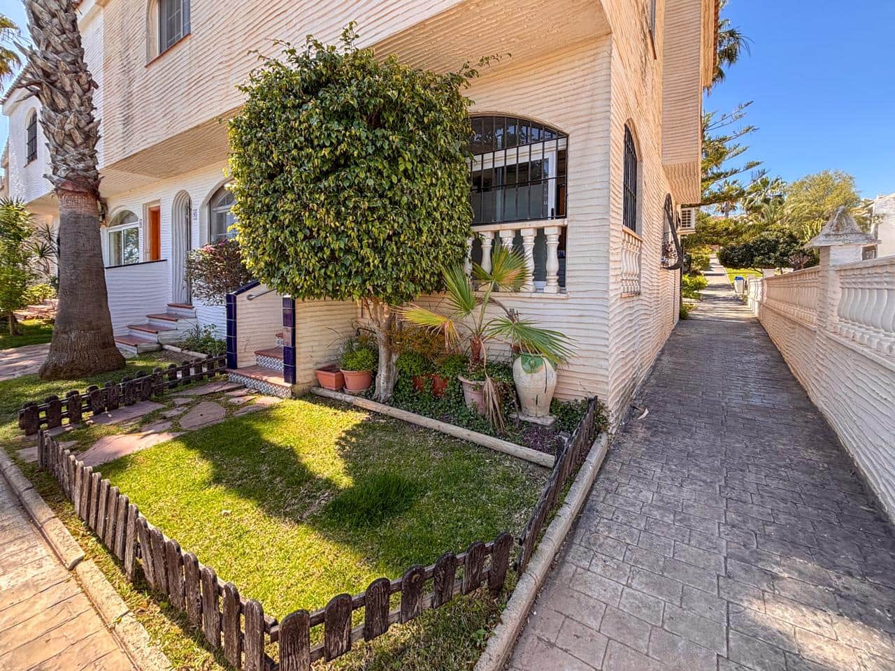 3 bedroom Villa for sale in Gran Alacant with pool - € 290,000 (Ref: 9816512)