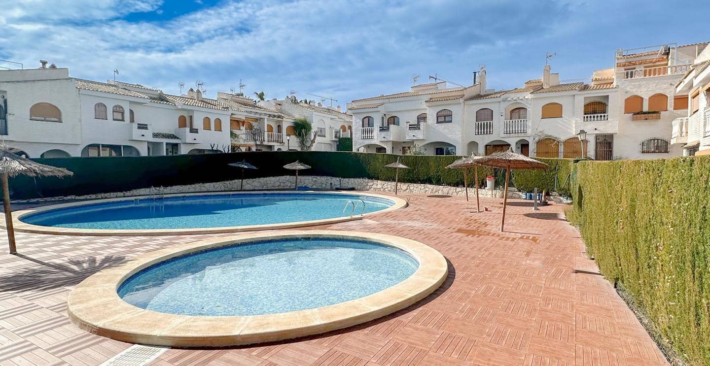 3 bedroom Villa for sale in Gran Alacant with pool - € 290,000 (Ref: 9816512)