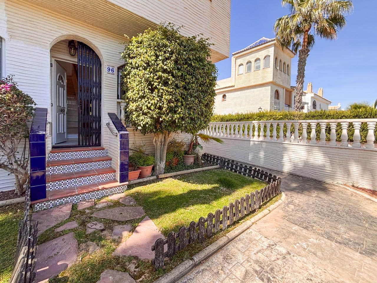 3 bedroom Villa for sale in Gran Alacant with pool - € 290,000 (Ref: 9816512)