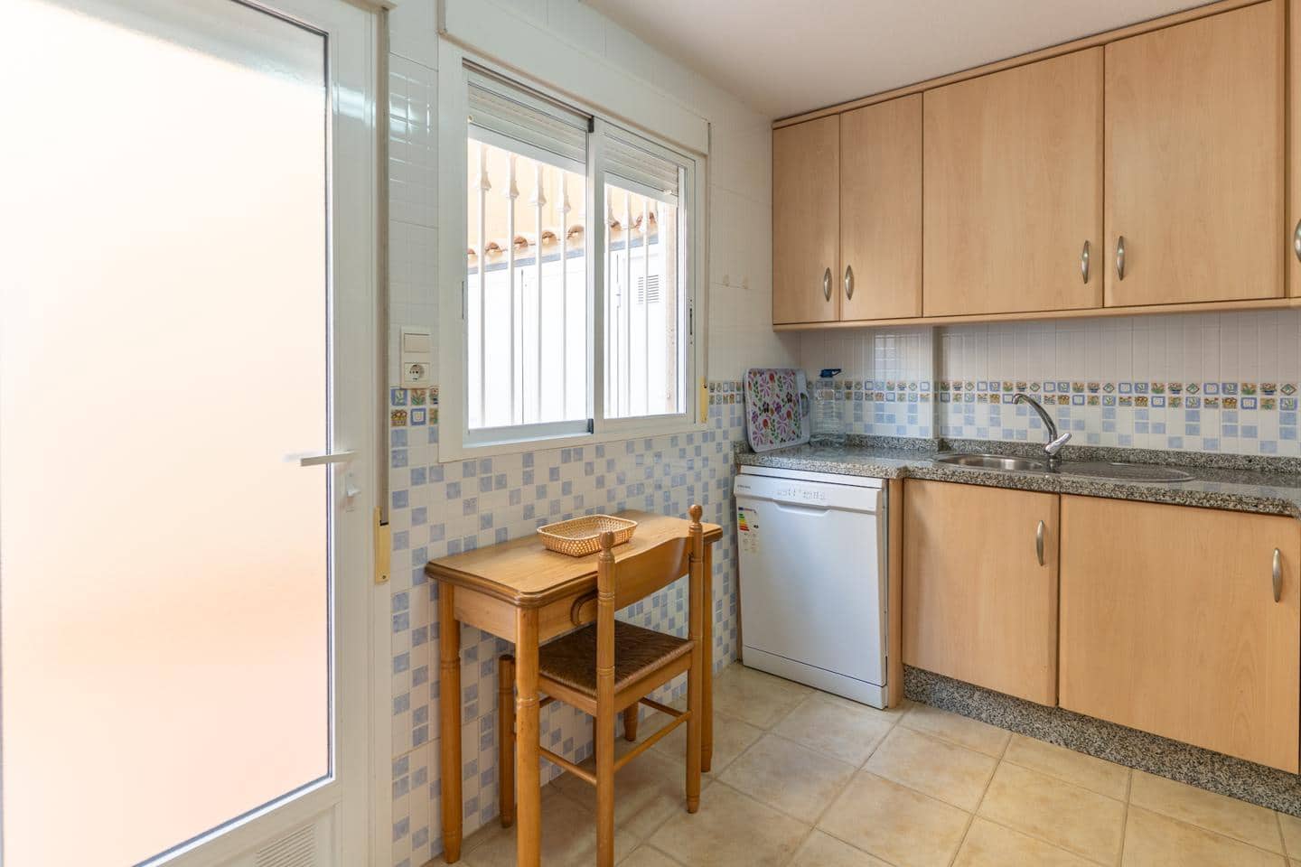 3 sypialnia Willa na sprzedaż w Santa Pola z basenem garażem - 319 000 € (Ref: 9824039)