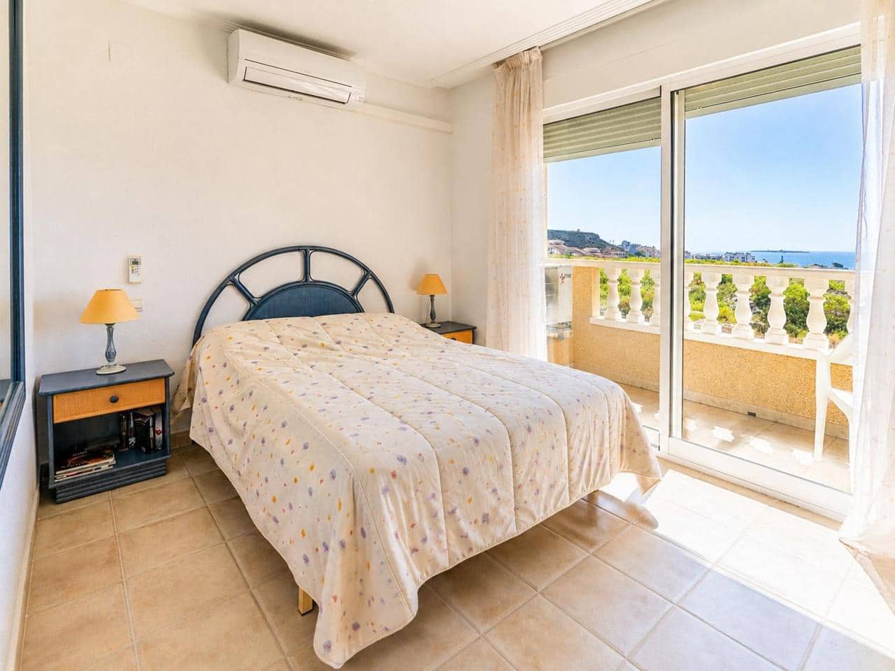 3 sypialnia Willa na sprzedaż w Santa Pola z basenem garażem - 319 000 € (Ref: 9824039)