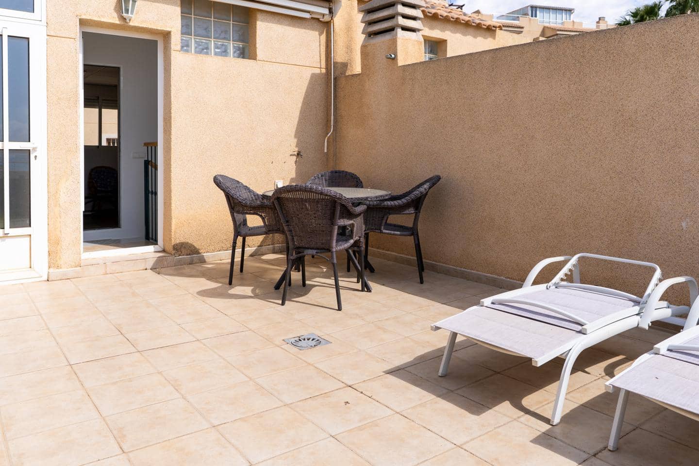 3 sypialnia Willa na sprzedaż w Santa Pola z basenem garażem - 319 000 € (Ref: 9824039)
