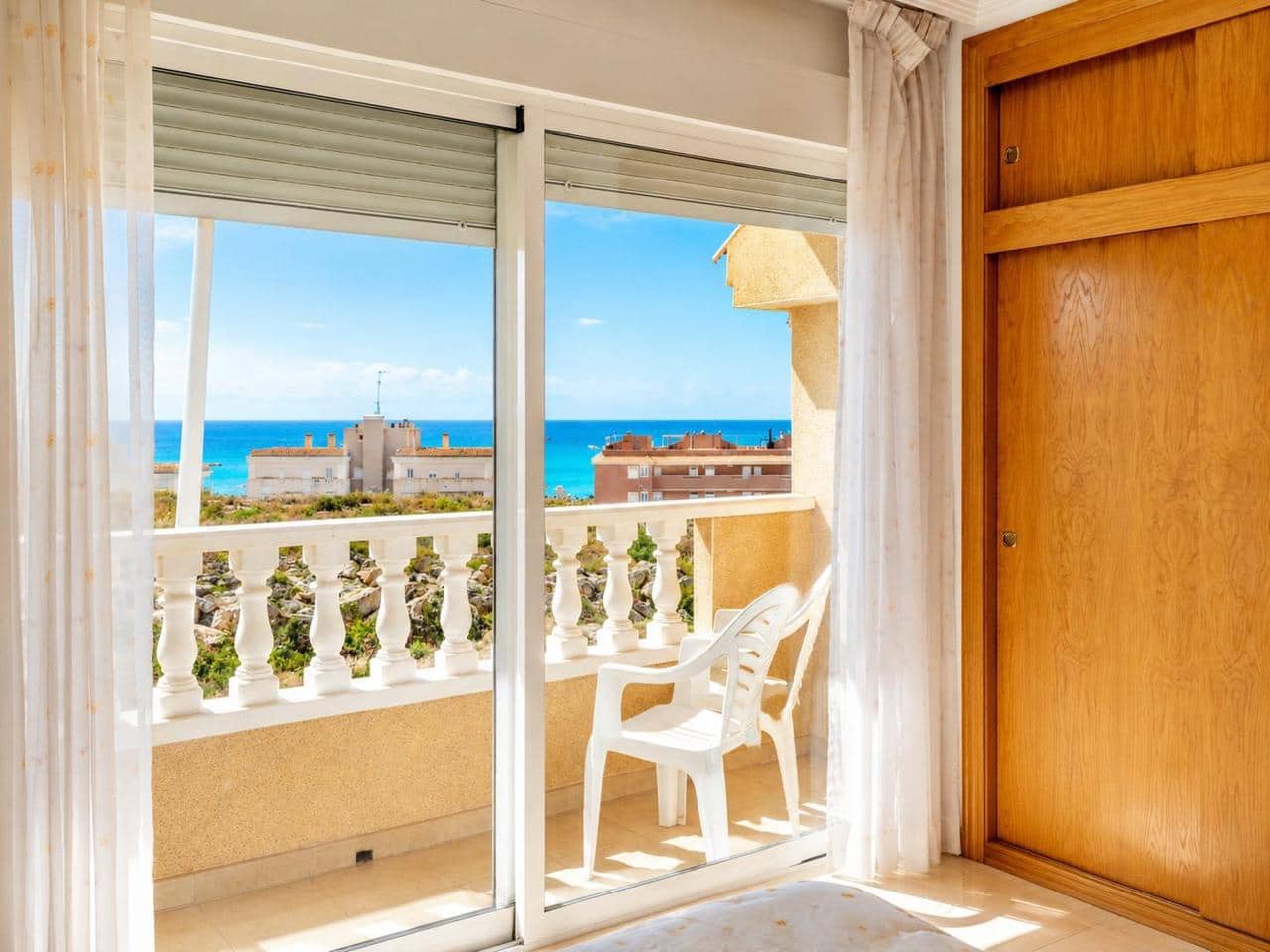 3 sypialnia Willa na sprzedaż w Santa Pola z basenem garażem - 319 000 € (Ref: 9824039)