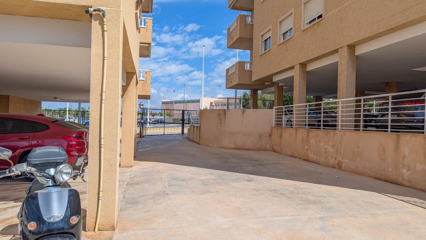 3 sypialnia Willa na sprzedaż w Santa Pola z basenem garażem - 319 000 € (Ref: 9824039)