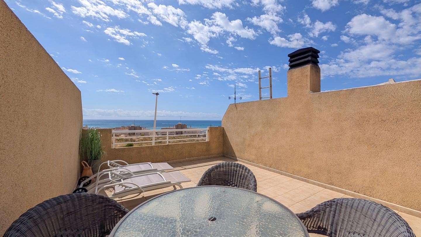 3 sypialnia Willa na sprzedaż w Santa Pola z basenem garażem - 319 000 € (Ref: 9824039)