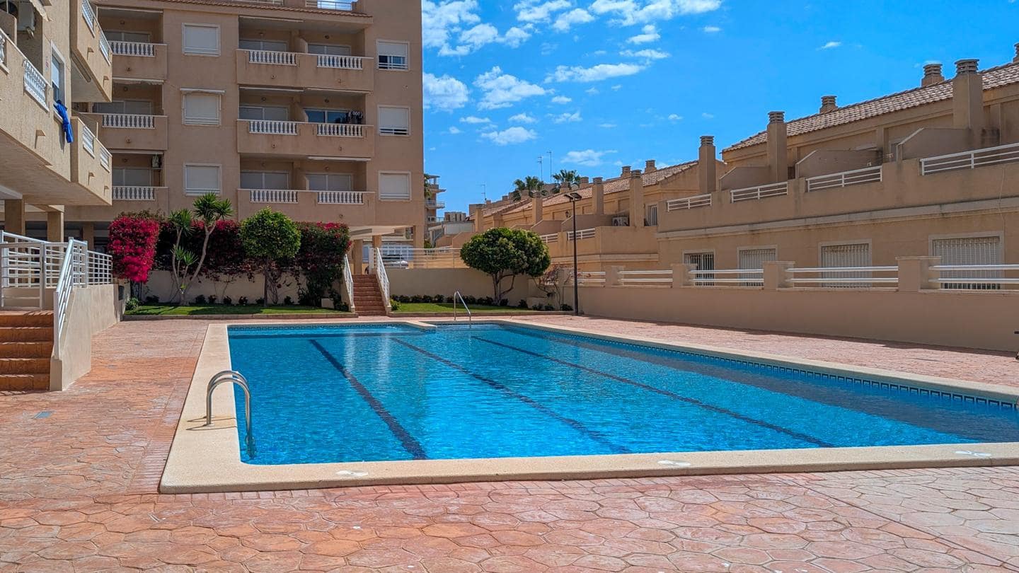 3 sypialnia Willa na sprzedaż w Santa Pola z basenem garażem - 319 000 € (Ref: 9824039)