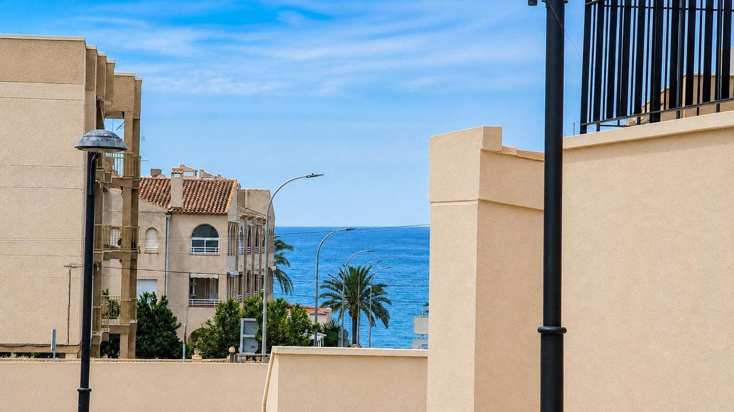 3 sypialnia Willa na sprzedaż w Santa Pola z basenem garażem - 395 000 € (Ref: 9827395)