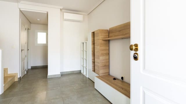 3 sypialnia Willa na sprzedaż w Calas Santiago Bernabéu, Santa Pola z basenem garażem - 395 000 € (Ref: 9827395)