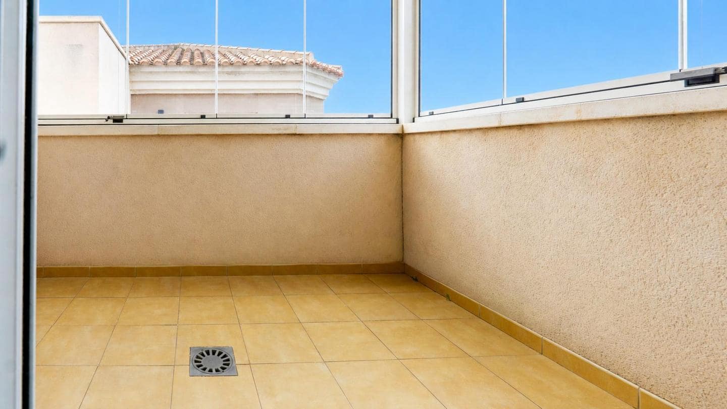 3 sypialnia Willa na sprzedaż w Santa Pola z basenem garażem - 395 000 € (Ref: 9827395)