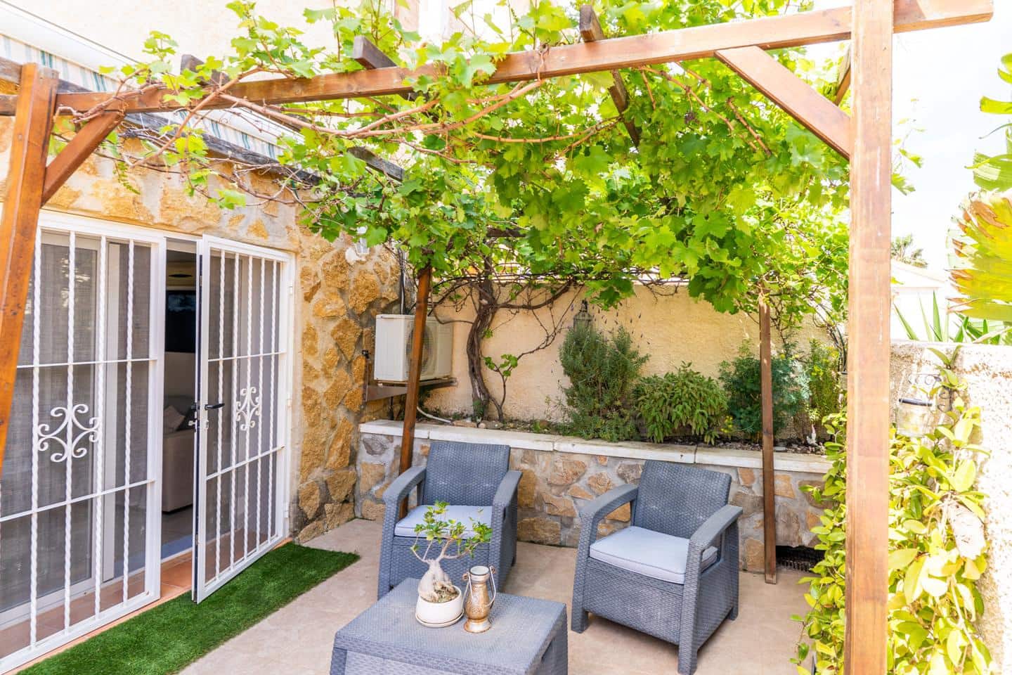 6 bedroom Villa for sale in Gran Alacant with pool - € 550,000 (Ref: 9832311)