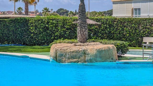 2 bedroom Flat for sale in Urbanova, Alicante / Alacant city with pool - € 269,000 (Ref: 9832312)