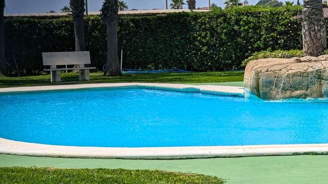 2 bedroom Flat for sale in Urbanova, Alicante / Alacant city with pool - € 269,000 (Ref: 9832312)