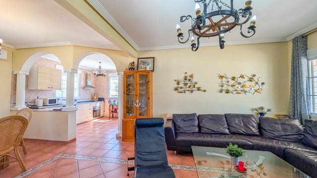 4 Zimmer Villa zu verkaufen in La Foia - Daimés - Asprella, Elche / Elx mit Pool Garage - 850.000 € (Ref: 9901632)