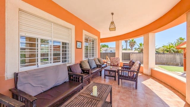 4 Zimmer Villa zu verkaufen in La Foia - Daimés - Asprella, Elche / Elx mit Pool Garage - 850.000 € (Ref: 9901632)