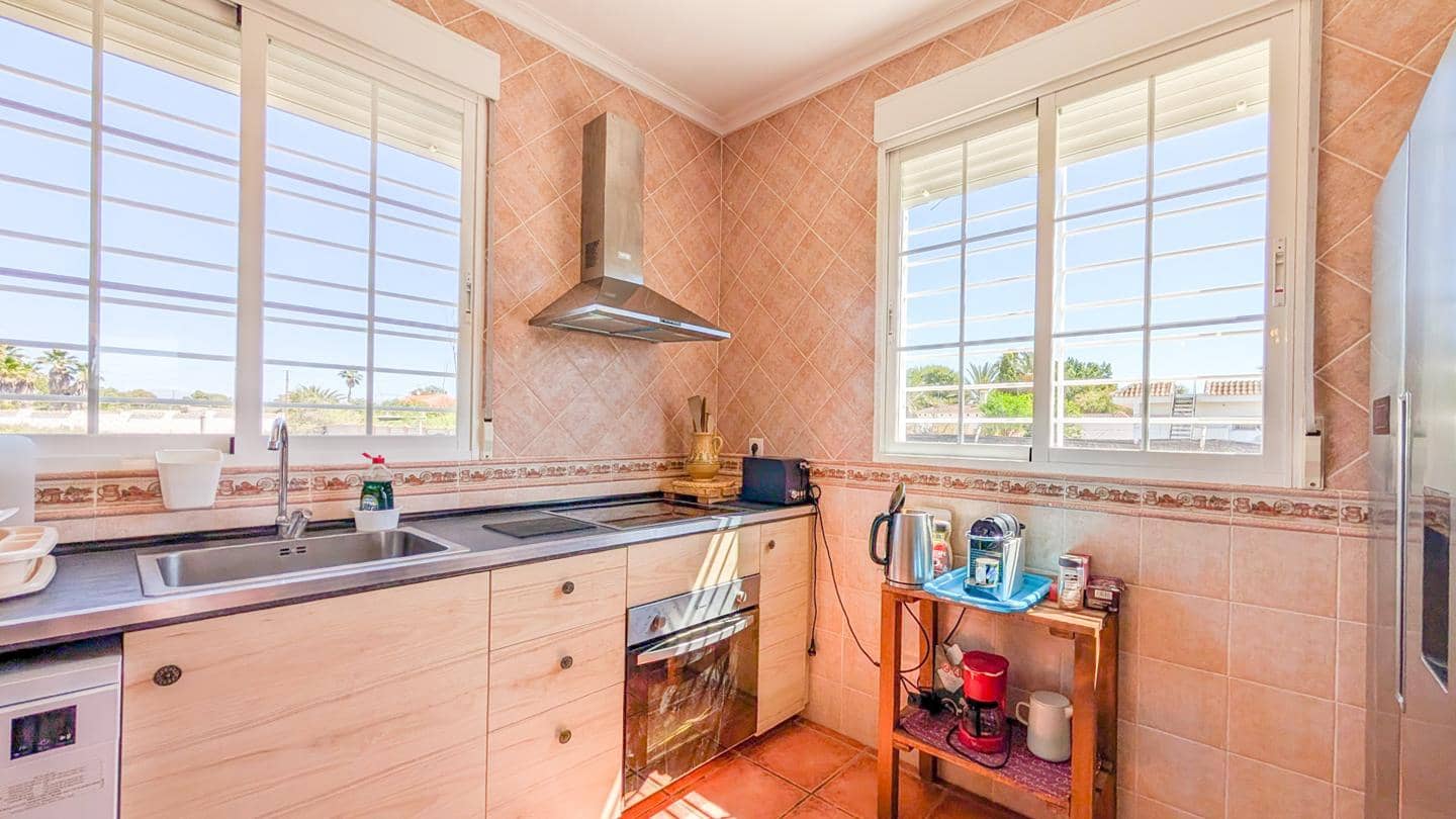 4 Zimmer Villa zu verkaufen in Elche / Elx mit Pool Garage - 850.000 € (Ref: 9901632)