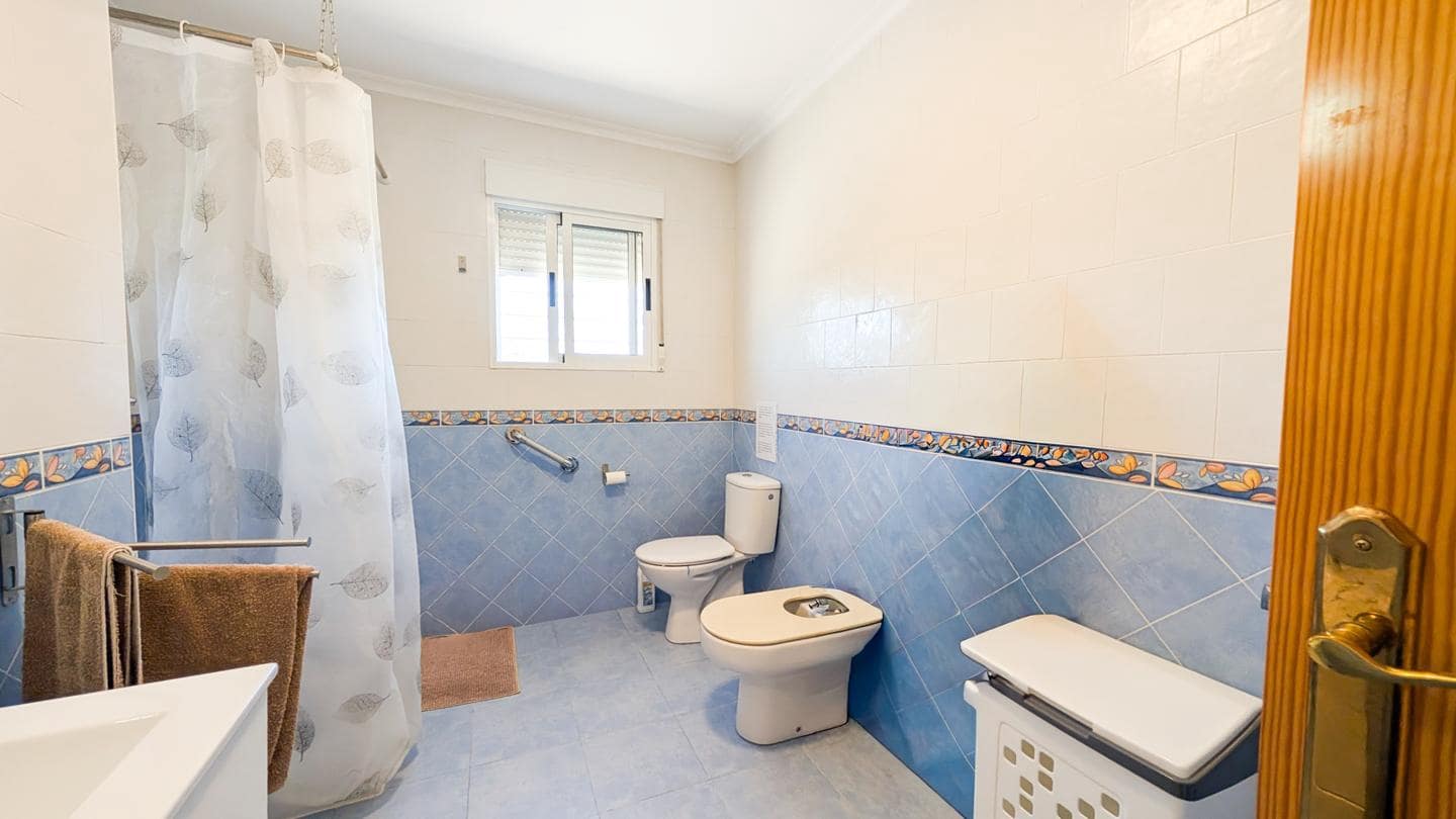 4 Zimmer Villa zu verkaufen in Elche / Elx mit Pool Garage - 850.000 € (Ref: 9901632)