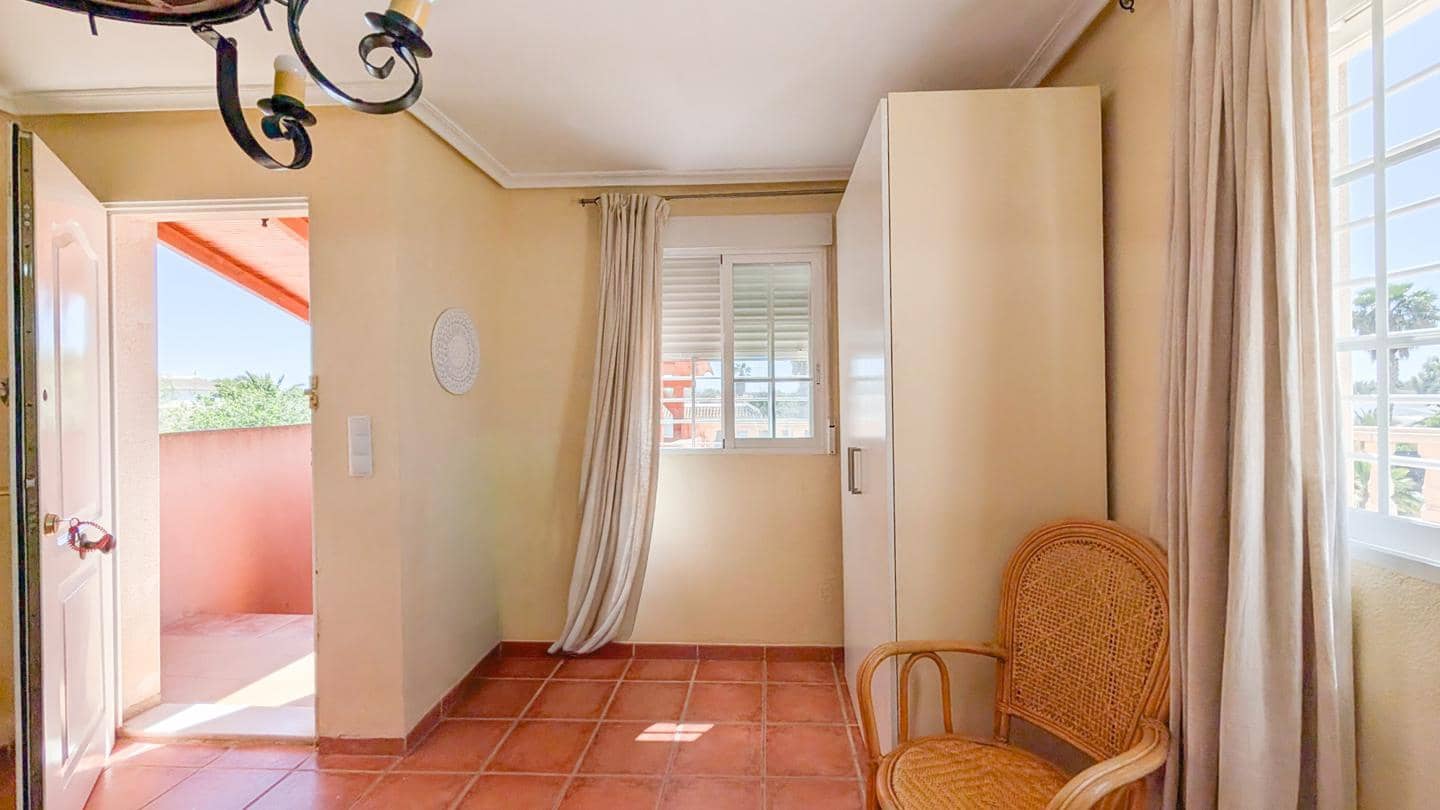 4 Zimmer Villa zu verkaufen in Elche / Elx mit Pool Garage - 850.000 € (Ref: 9901632)