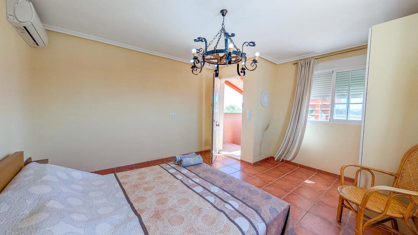 4 Zimmer Villa zu verkaufen in Elche / Elx mit Pool Garage - 850.000 € (Ref: 9901632)