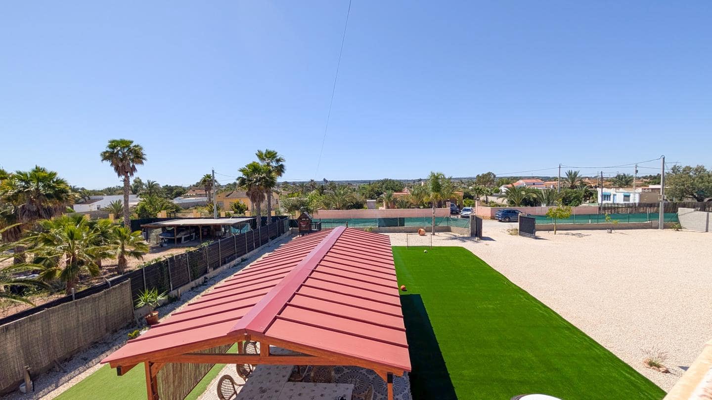 4 Zimmer Villa zu verkaufen in Elche / Elx mit Pool Garage - 850.000 € (Ref: 9901632)