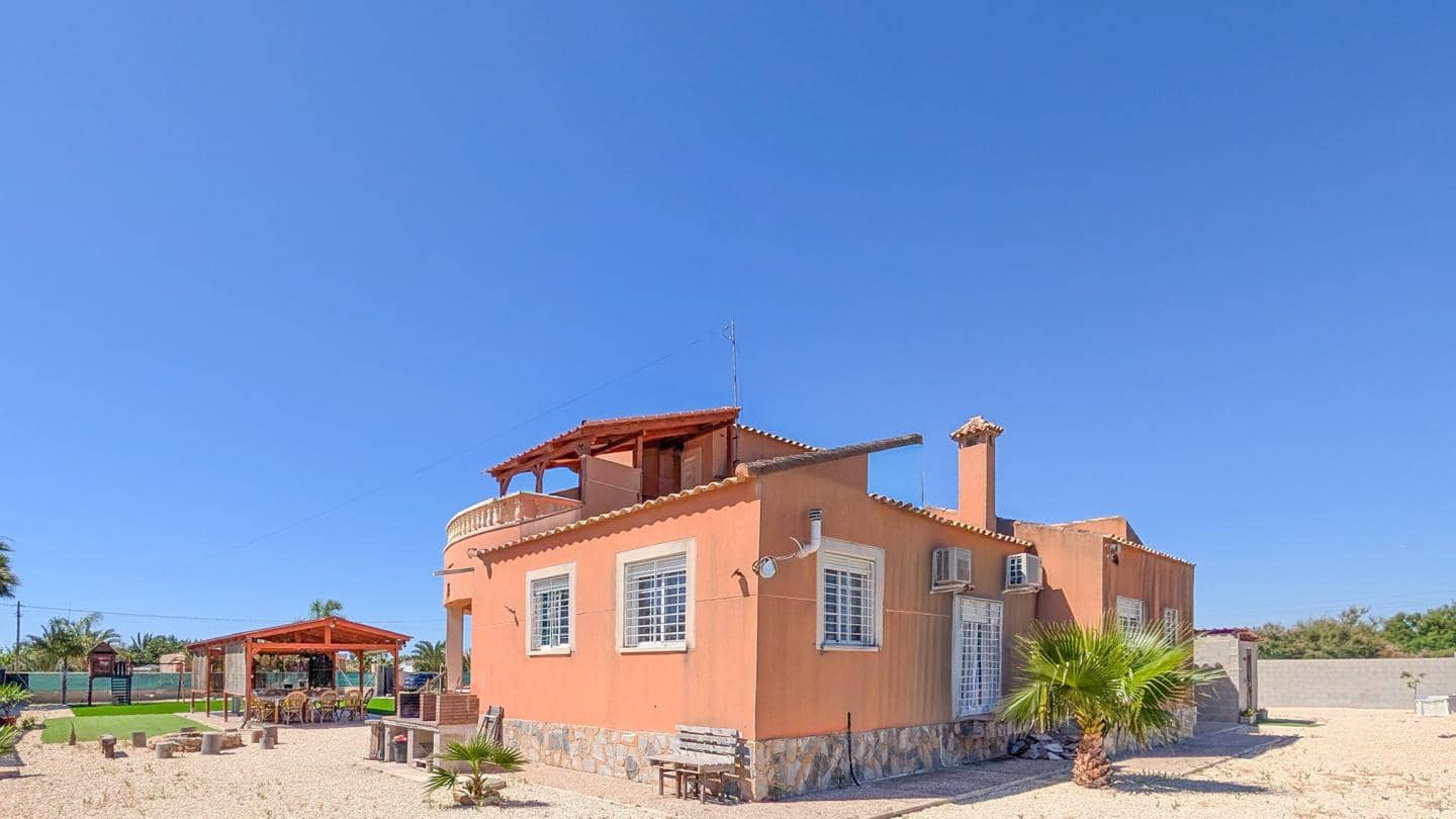 4 Zimmer Villa zu verkaufen in Elche / Elx mit Pool Garage - 850.000 € (Ref: 9901632)