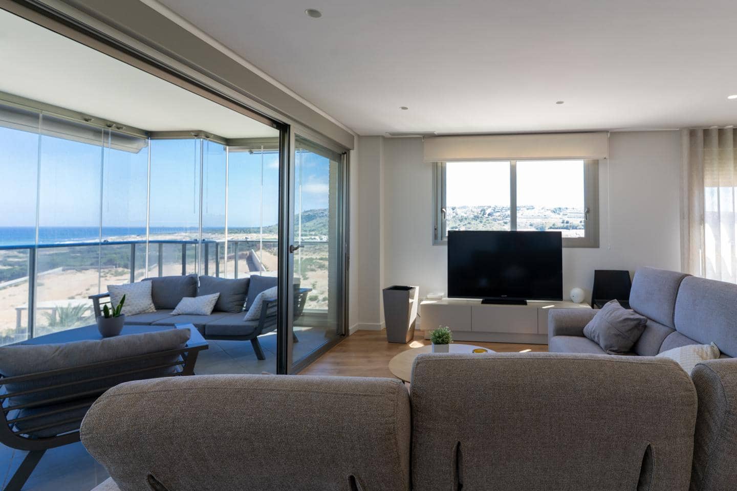 3 makuuhuone Asunto myytävänä paikassa Arenales del Sol mukana uima-altaan 
autotalli - 742 000 € (Ref: 9905083)