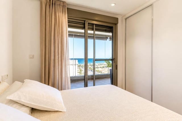 3 makuuhuone Asunto myytävänä paikassa Arenales del Sol, Elche / Elx mukana uima-altaan 
autotalli - 742 000 € (Ref: 9905083)