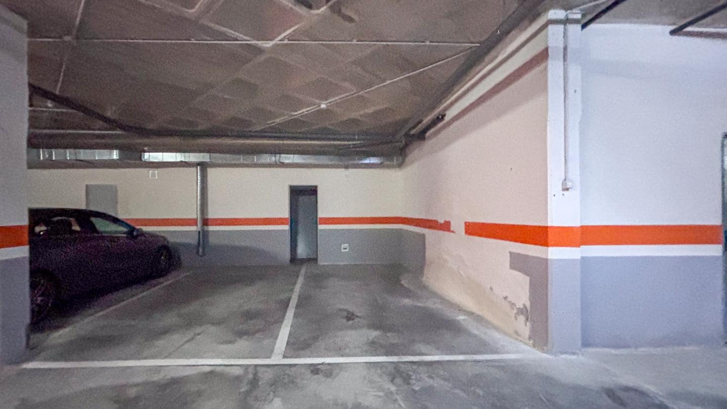 3 makuuhuone Asunto myytävänä paikassa Arenales del Sol mukana uima-altaan 
autotalli - 742 000 € (Ref: 9905083)