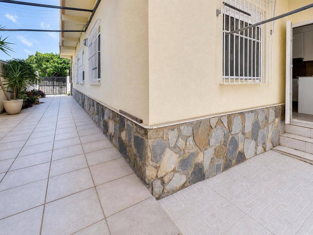 4 quarto Apartamento para venda em Santa Pola com garagem - 318 000 € (Ref: 9913766)