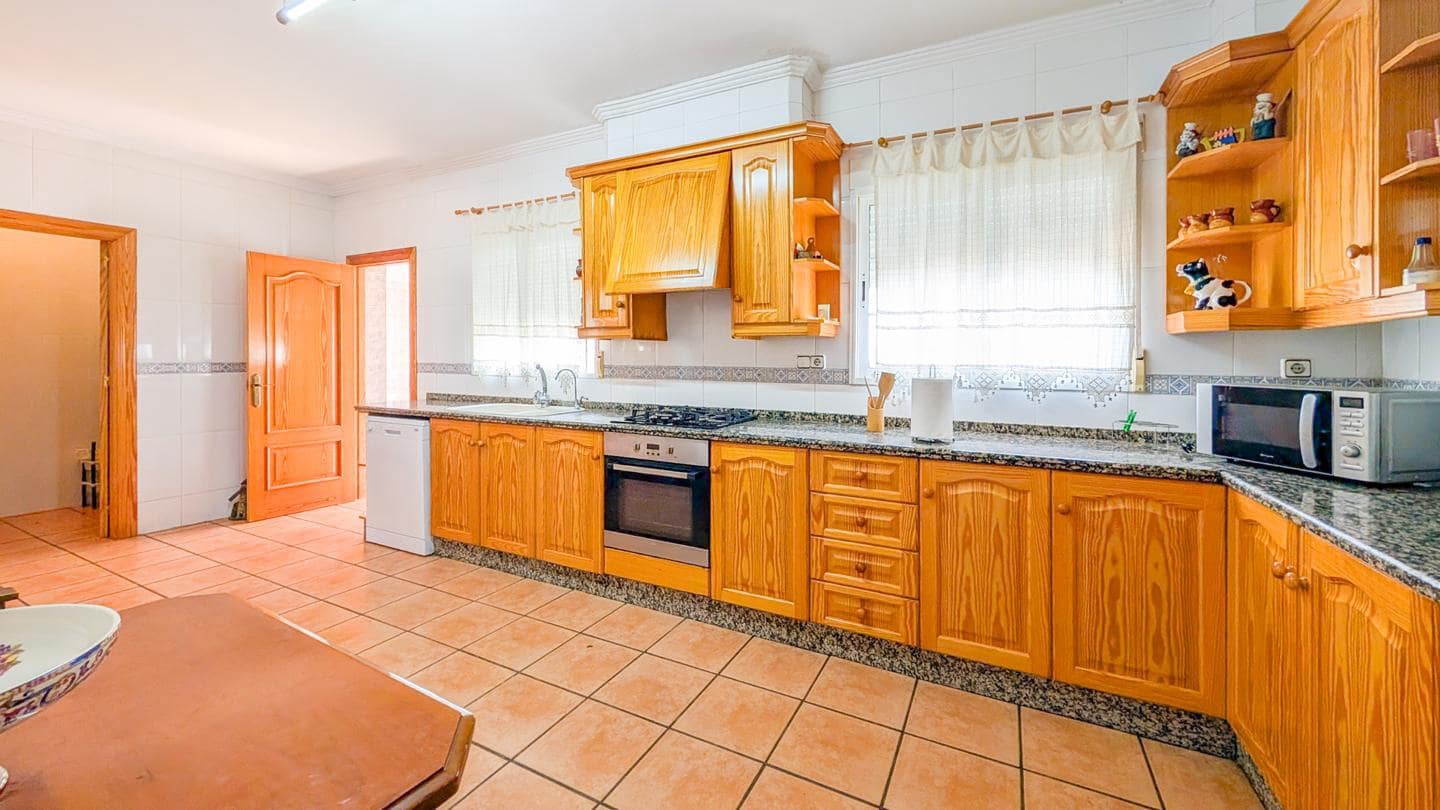 5 bedroom Villa for sale in Valverde with pool garage - € 680,000 (Ref: 9932186)