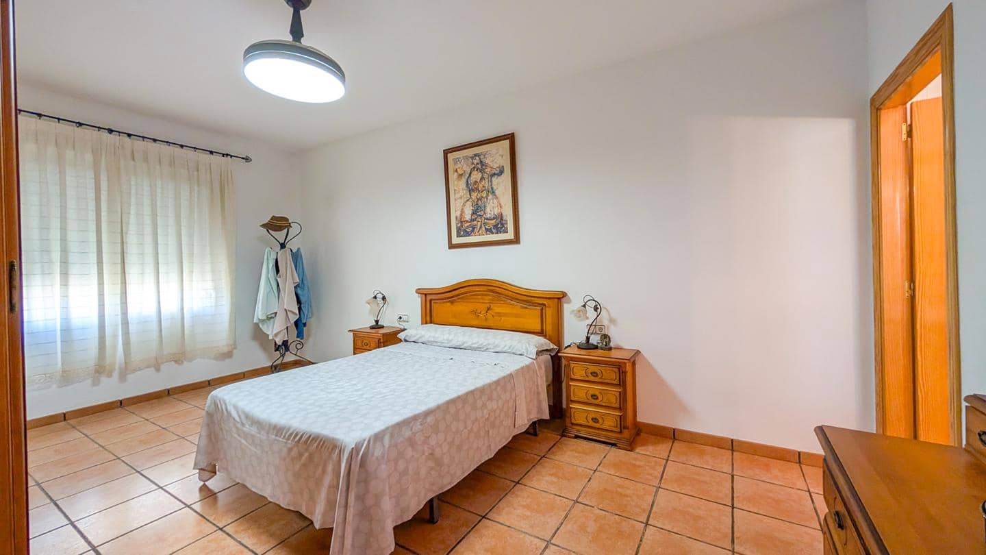 5 bedroom Villa for sale in Valverde with pool garage - € 680,000 (Ref: 9932186)