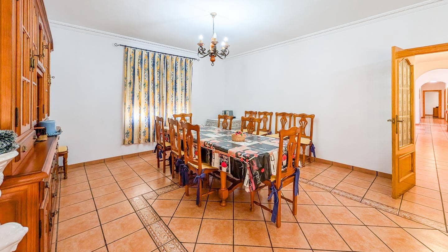 5 bedroom Villa for sale in Valverde with pool garage - € 680,000 (Ref: 9932186)