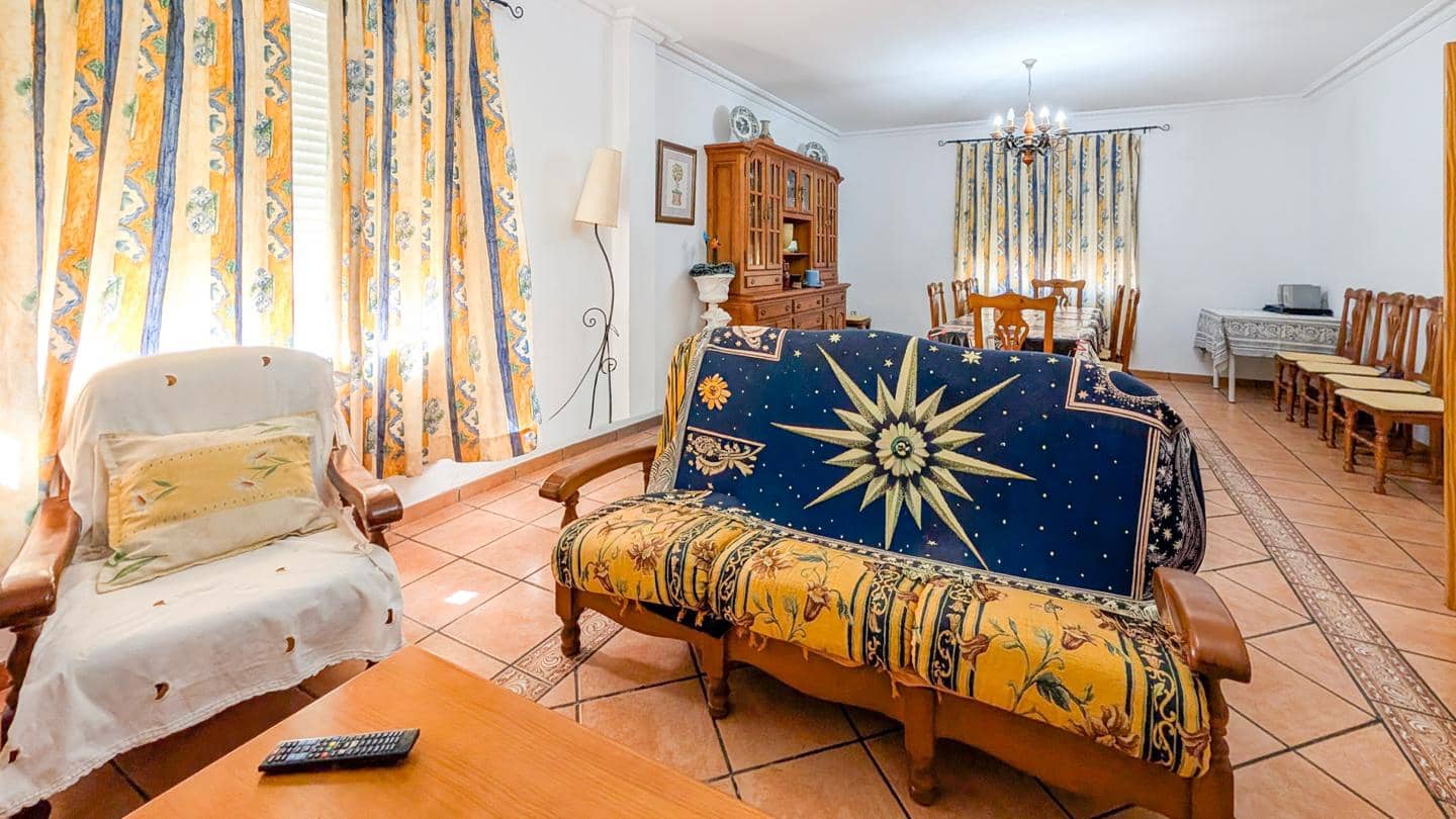 5 bedroom Villa for sale in Valverde with pool garage - € 680,000 (Ref: 9932186)