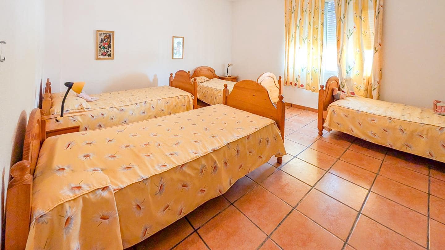 5 bedroom Villa for sale in Valverde with pool garage - € 680,000 (Ref: 9932186)
