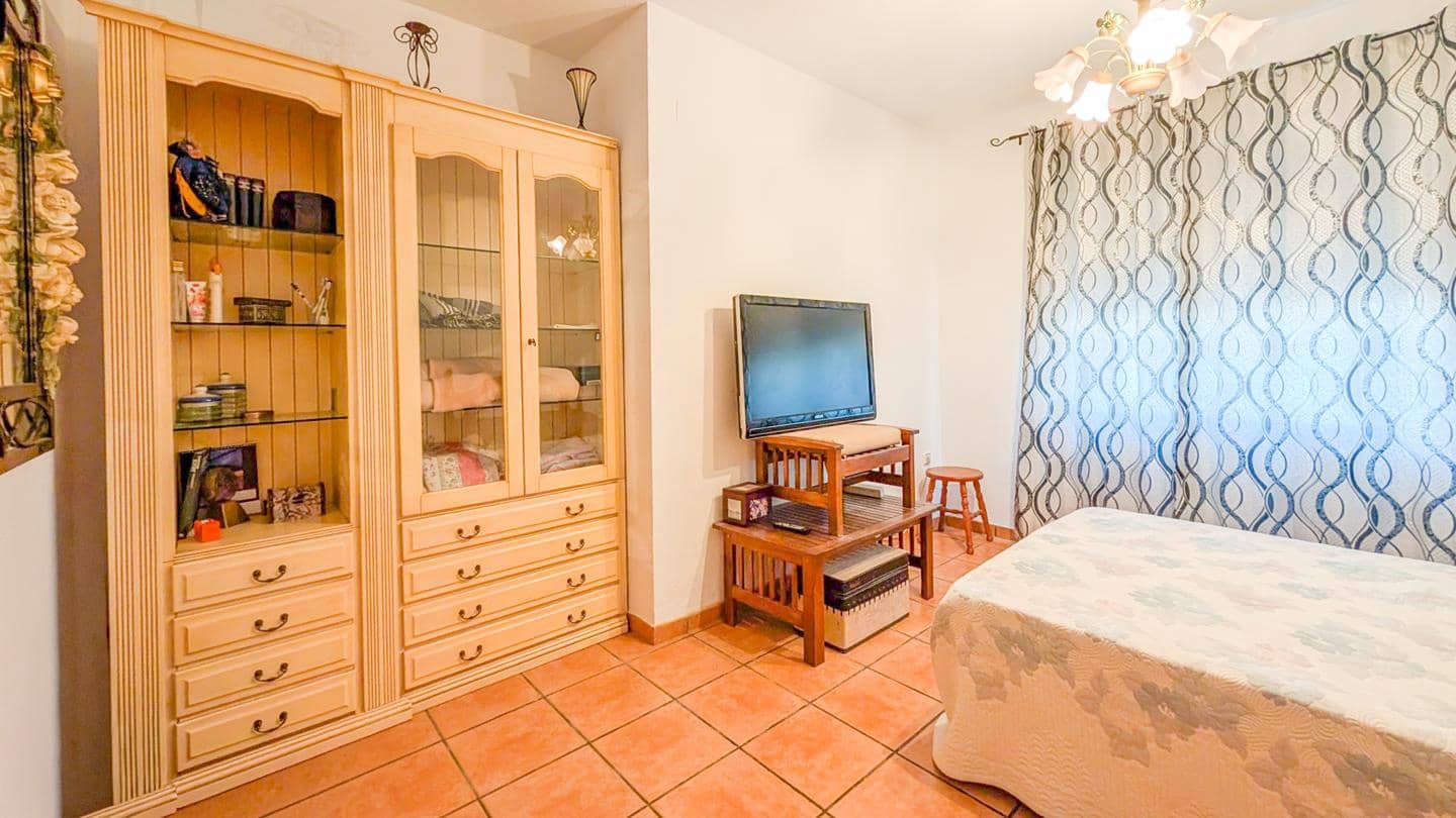 5 bedroom Villa for sale in Valverde with pool garage - € 680,000 (Ref: 9932186)