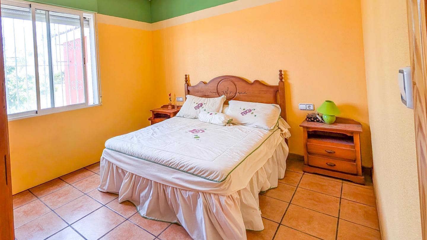 5 bedroom Villa for sale in Valverde with pool garage - € 680,000 (Ref: 9932186)