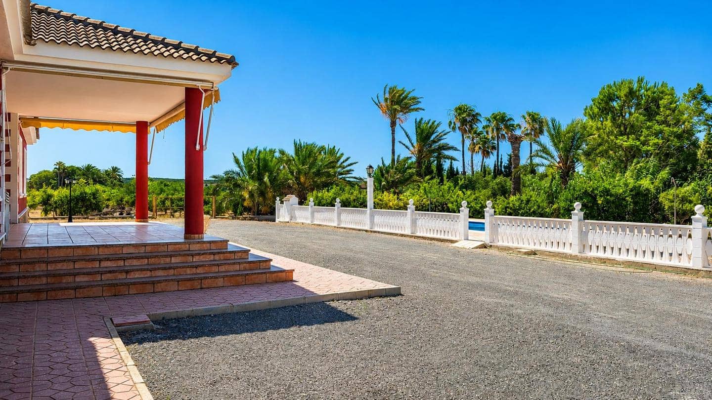 5 bedroom Villa for sale in Valverde with pool garage - € 680,000 (Ref: 9932186)