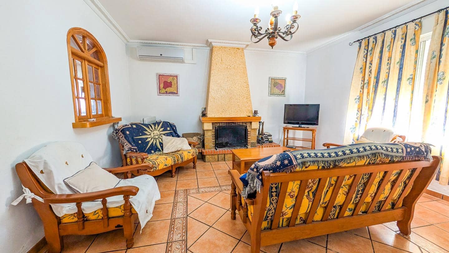 5 bedroom Villa for sale in Valverde with pool garage - € 680,000 (Ref: 9932186)