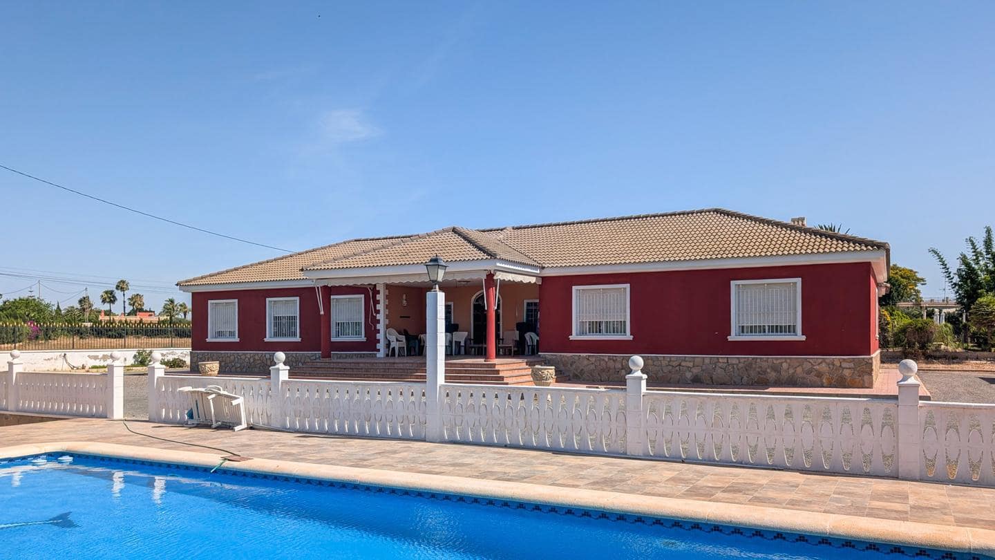 5 bedroom Villa for sale in Valverde with pool garage - € 680,000 (Ref: 9932186)
