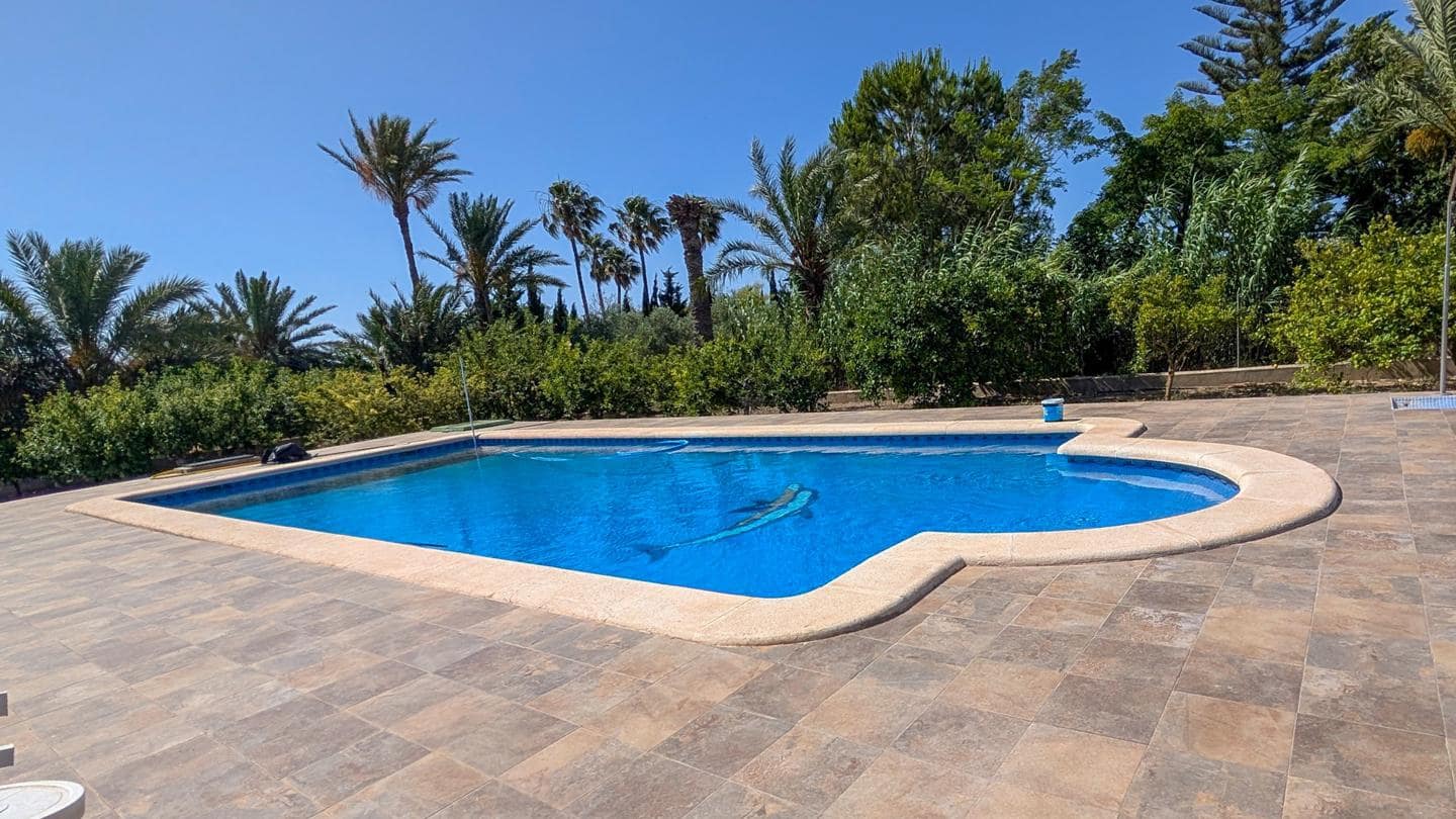5 bedroom Villa for sale in Valverde with pool garage - € 680,000 (Ref: 9932186)