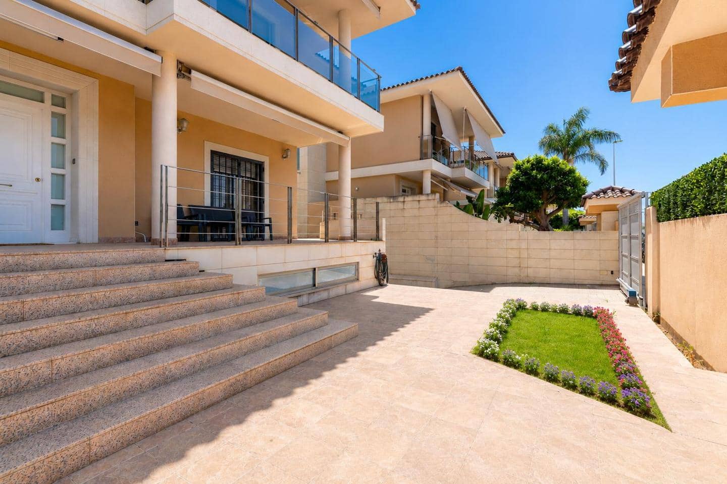 3 soveværelse Villa til salg i Elche / Elx med garage - € 795.000 (Ref: 9941270)