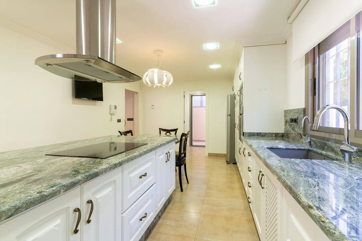 3 soveværelse Villa til salg i Elche / Elx med garage - € 795.000 (Ref: 9941270)