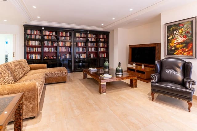 3 soveværelse Villa til salg i Ciutat Jardí - Torreta Verdí, Elche / Elx med garage - € 795.000 (Ref: 9941270)
