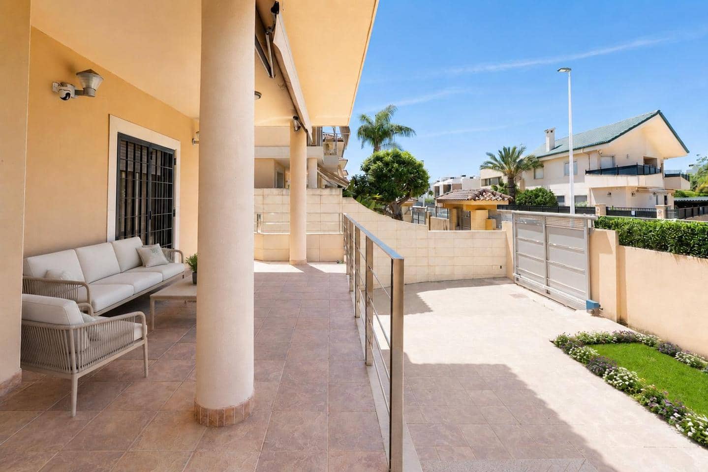 3 soveværelse Villa til salg i Elche / Elx med garage - € 795.000 (Ref: 9941270)